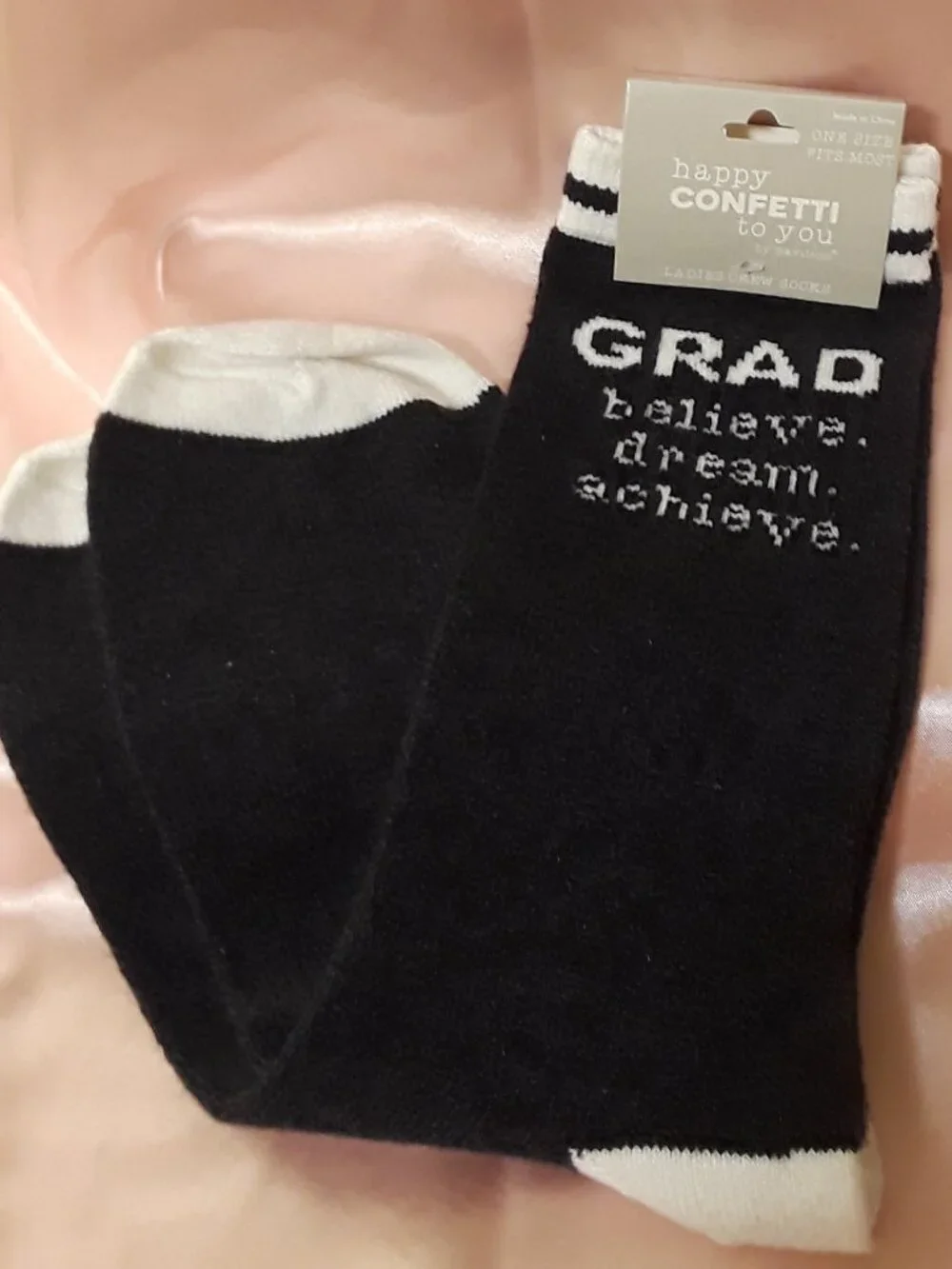 Graduation Crew Socks Ladies/Unisex Poly/Wool NWT GRAD Believe Dream Achieve